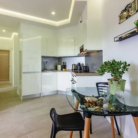 Deluxe 2 Bedrooms With Chillout Terrace