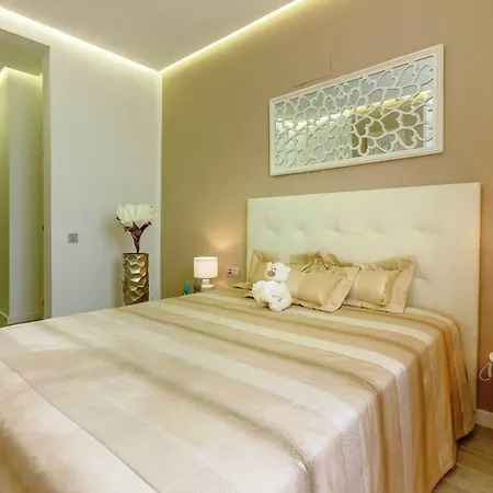아파트 Deluxe 2 Bedrooms With Chillout Terrace *